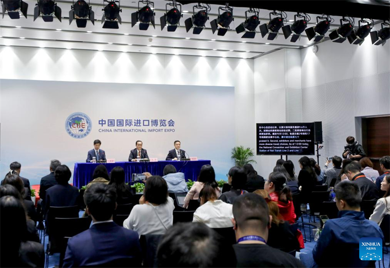 Συν?ντευξη Τ?που για το κλε?σιμο τη? 7η? Διεθνο?? ?κθεση? Εισαγωγ?ν τη? Κ?να? (CIIE) πραγματοποι?θηκε στο Εθνικ? Κ?ντρο Εκθ?σεων και Συνεδρ?ων (Σαγκ?η) στην ανατολικ? Κ?να, στι? 10/11/2024. Φωτογραφ?α: Xinhua