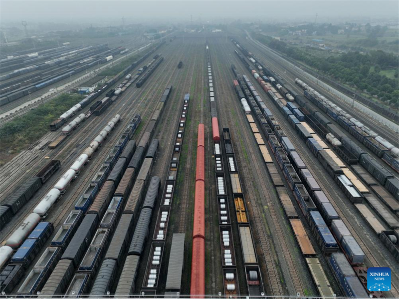 Τσενγκντο? και Τσονγκκ?νγκ διαχειρ?ζονται συνολικ? π?νω απ? 36.000 εμπορικ? σιδηροδρομικ? δρομολ?για μεταξ? Κ?να?-Ευρ?πη?