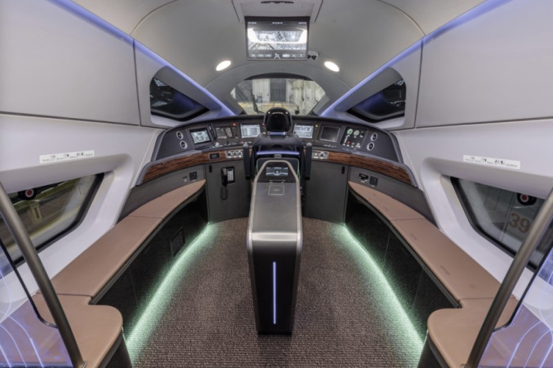 Κ?να παρουσι?ζει τα πρωτ?τυπα του ταχ?τερου υπερ-ταχυδρομικο? τρ?νου στον κ?σμο