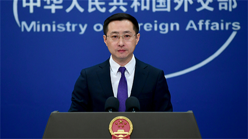 Ο εκπρ?σωπο? του κινεζικο? υπουργε?ου Εξωτερικ?ν Λιν Τζι?ν σε τακτικ? ενημ?ρωση ειδ?σεων στο Πεκ?νο, Κ?να, 25 Φεβρουαρ?ου 2025. (Φωτογραφ?α / Υπουργε?ο Εξωτερικ?ν)