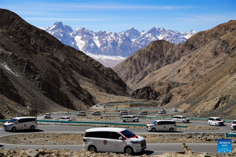 Οι εθνοτικ?? ομ?δε? των Τατζ?κων τη? Σιντζι?νγκ αξιοποιο?ν τι? παραδ?σει? του για την προ?θηση του τουρισμο?