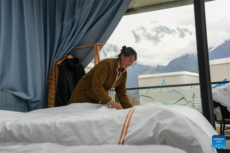 Η ανοιξι?τικη ανθοφορ?α ενισχ?ει τον τουρισμ? τη? π?λη? Νινγκτσ? στην Αυτ?νομη Περιοχ? Σιζ?νγκ τη? Κ?να?