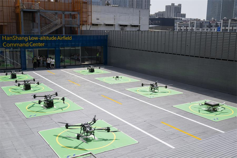 Ν?ε? διαδρομ?? drone τ?θηκαν σε λειτουργ?α στην π?λη Γουχ?ν