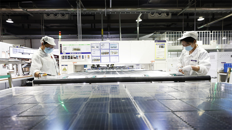 Επαρχ?α Τζιανγκσο?: Οι εταιρε?ε? φωτοβολτα?κ?ν επιταχ?νουν την παραγωγ? για την εκτ?λεση παραγγελι?ν