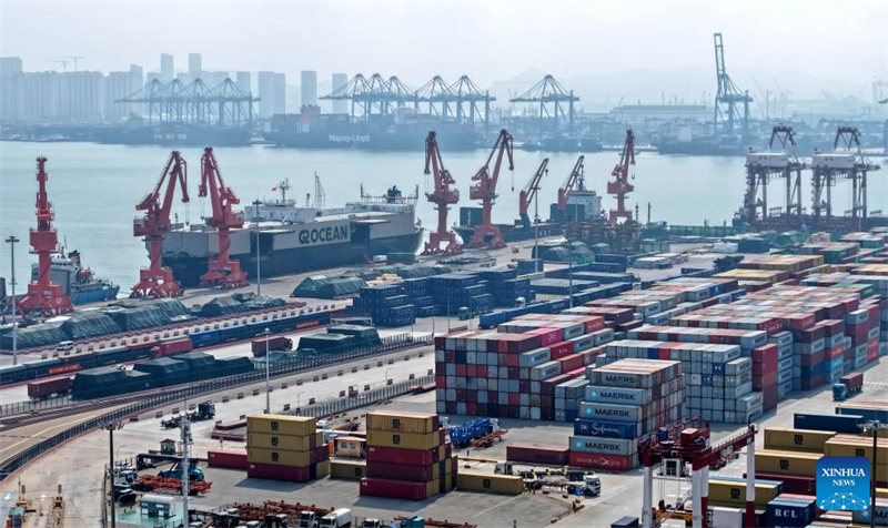 Το Λιμ?νι Τσινγκντ?ο πρ?σθεσε φ?το? 22 ν?ε? εξερχ?μενε? εμπορικ?? διαδρομ??