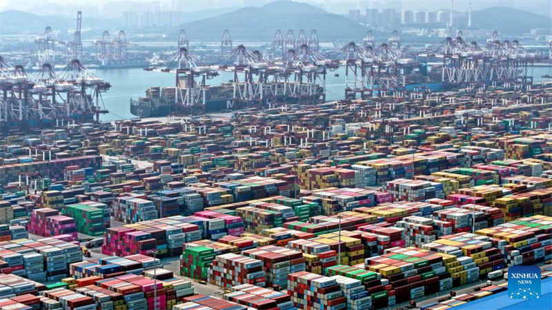 Το Λιμ?νι Τσινγκντ?ο πρ?σθεσε φ?το? 22 ν?ε? εξερχ?μενε? εμπορικ?? διαδρομ??