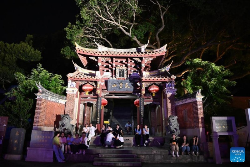 Η νυχτεριν? οικονομ?α αναπτ?χθηκε στην Τσουαντζ?ου, τη? επαρχ?α? Φουτζι?ν τη? Κ?να?