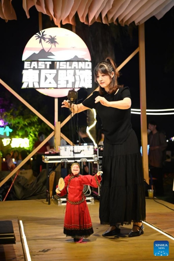 Η νυχτεριν? οικονομ?α αναπτ?χθηκε στην Τσουαντζ?ου, τη? επαρχ?α? Φουτζι?ν τη? Κ?να?