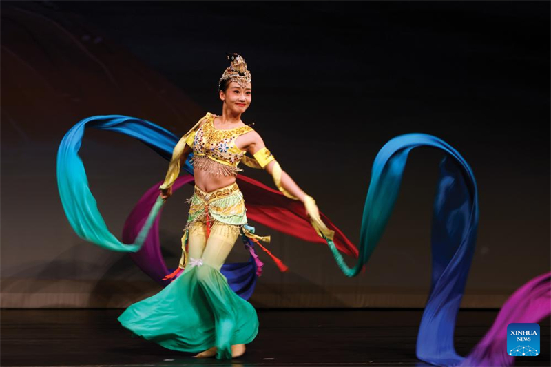 Η πολιτιστικ? παρ?σταση ?Αγκαλι?στε την Κ?να - Συναισθ?ματα του Πεκ?νου? ανεβα?νει στη Ρουμαν?α