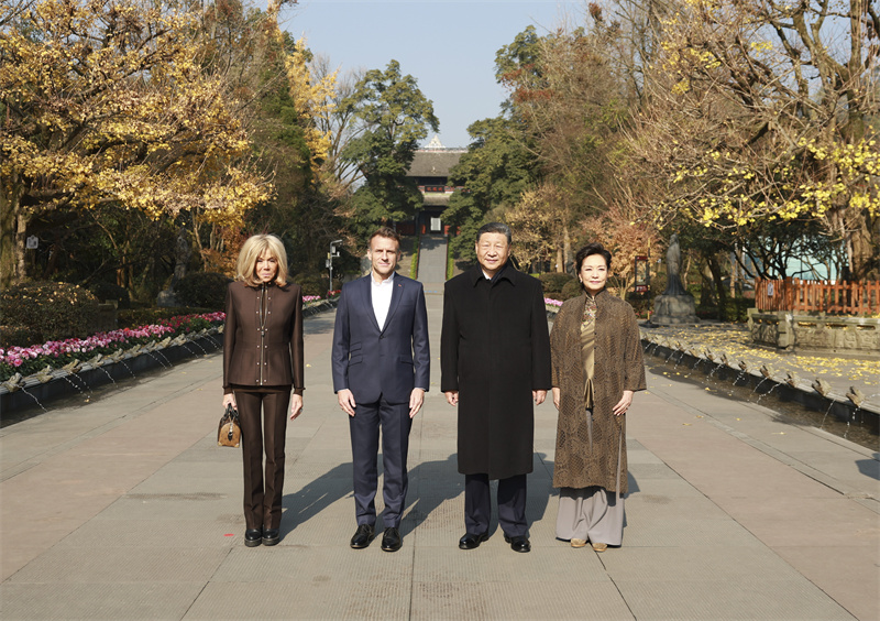 ?τυπη συν?ντηση του Προ?δρου Σι και του Μακρ?ν στην επαρχ?α Σιτσου?ν τη? Κ?να?