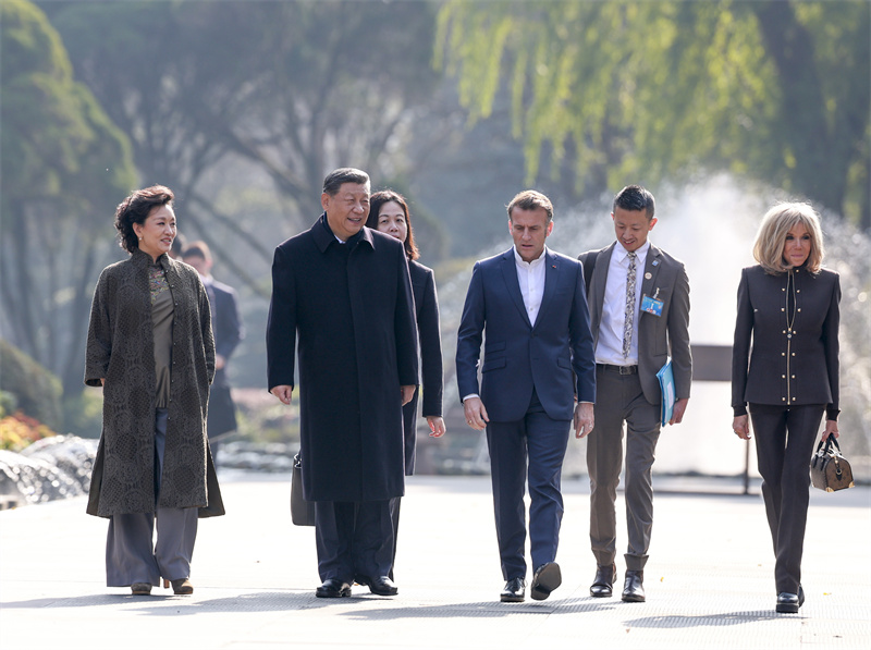 ?τυπη συν?ντηση του Προ?δρου Σι και του Μακρ?ν στην επαρχ?α Σιτσου?ν τη? Κ?να?