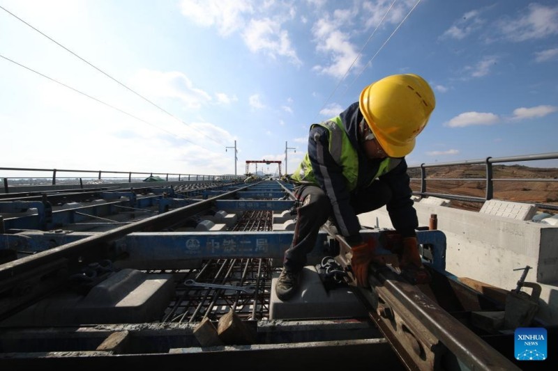 Υπ? κατασκευ? η σιδηροδρομικ? γραμμ? υψηλ?? ταχ?τητα? Τσονγκτσ?νγκ-Κουνμ?νγκ