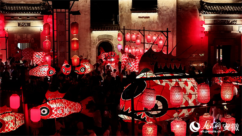 H ?υλη πολιτιστικ? κληρονομι?, τα φαν?ρια ψαρι?ν, προσελκ?ουν πλ?θο? επισκεπτ?ν